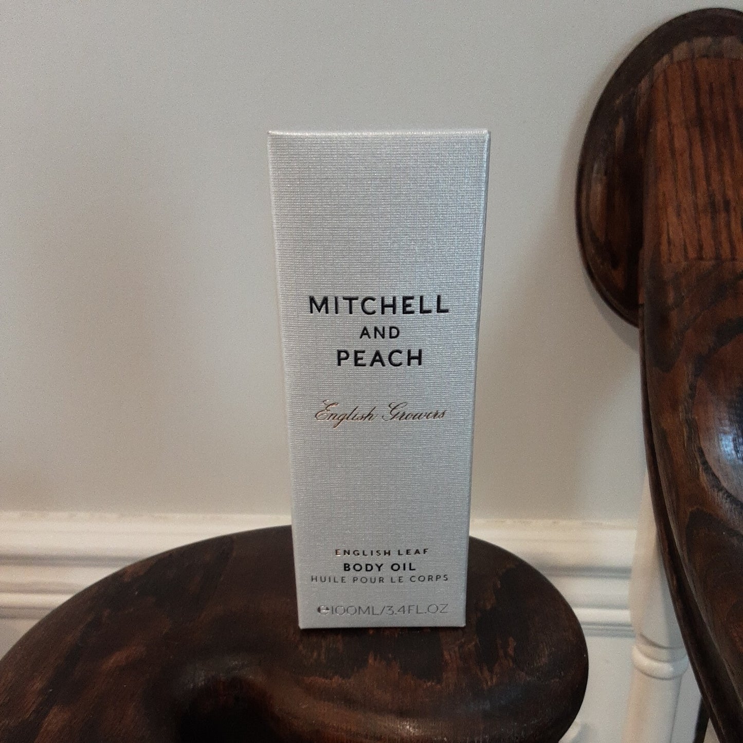 Brand new MITCHELL & PEACH English Leaf Body Oil 3.4 oz
