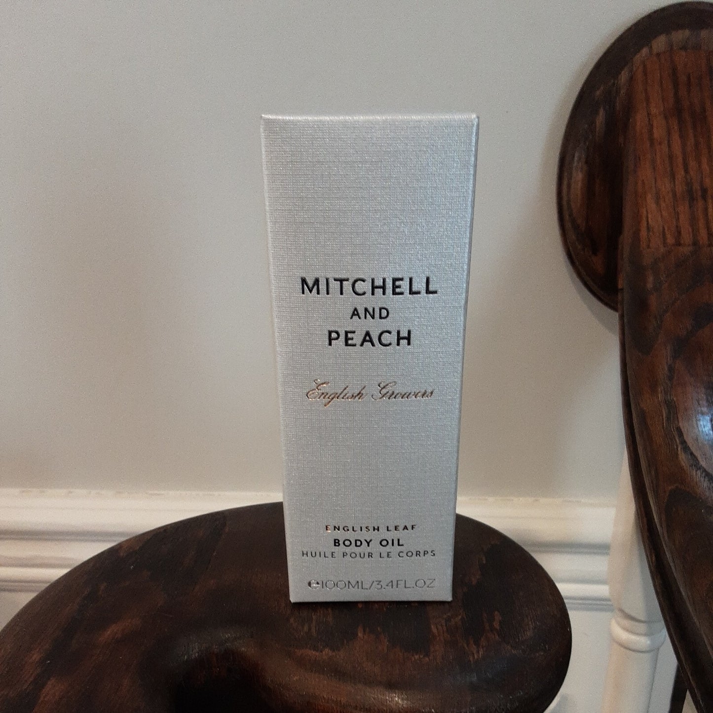 Brand new MITCHELL & PEACH English Leaf Body Oil 3.4 oz