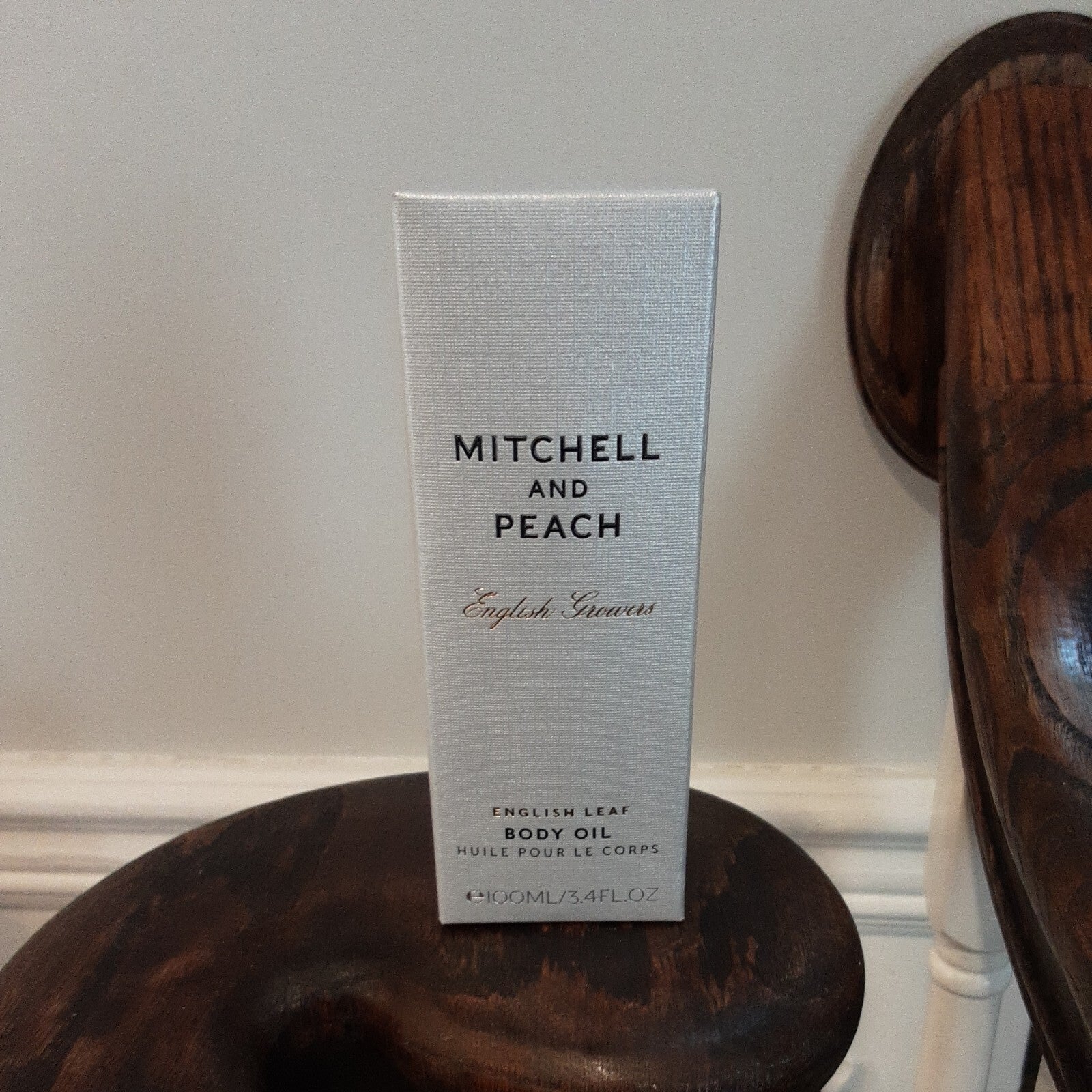Brand new MITCHELL & PEACH English Leaf Body Oil 3.4 oz 