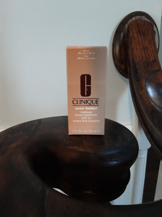 NIB Clinique Even Better Broad Spectrum SPF 15 Evens & Corrects WN 56 Cashew