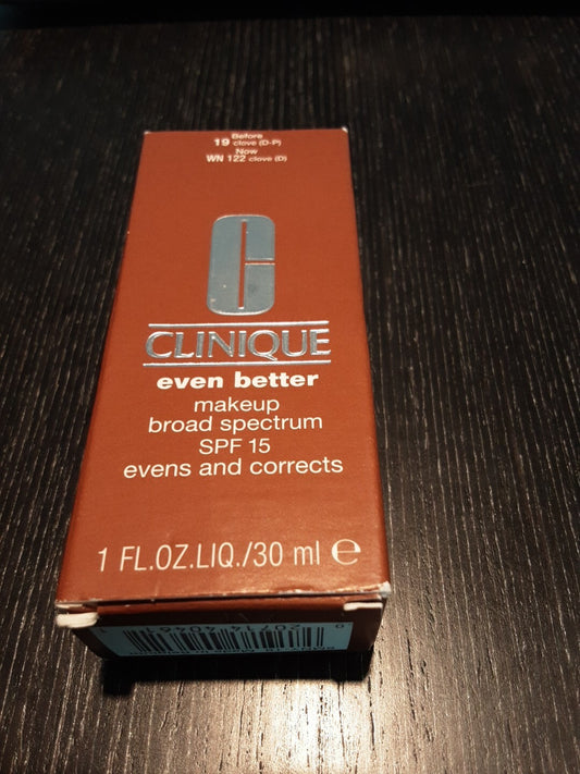 ☆ New ☆ CLINIQUE Even Better Makeup SPF 15 Evens & Corrects 19 CLOVE (D-P) 1oz