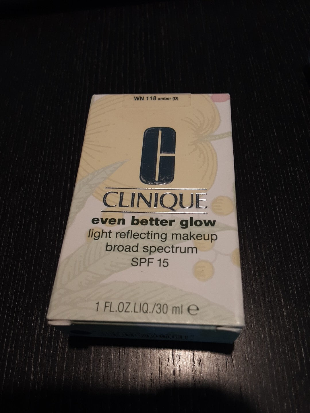 Clinique Even Better Glow Makeup SPF 15 - WN 118 Amber (D) - 1oz/30ml