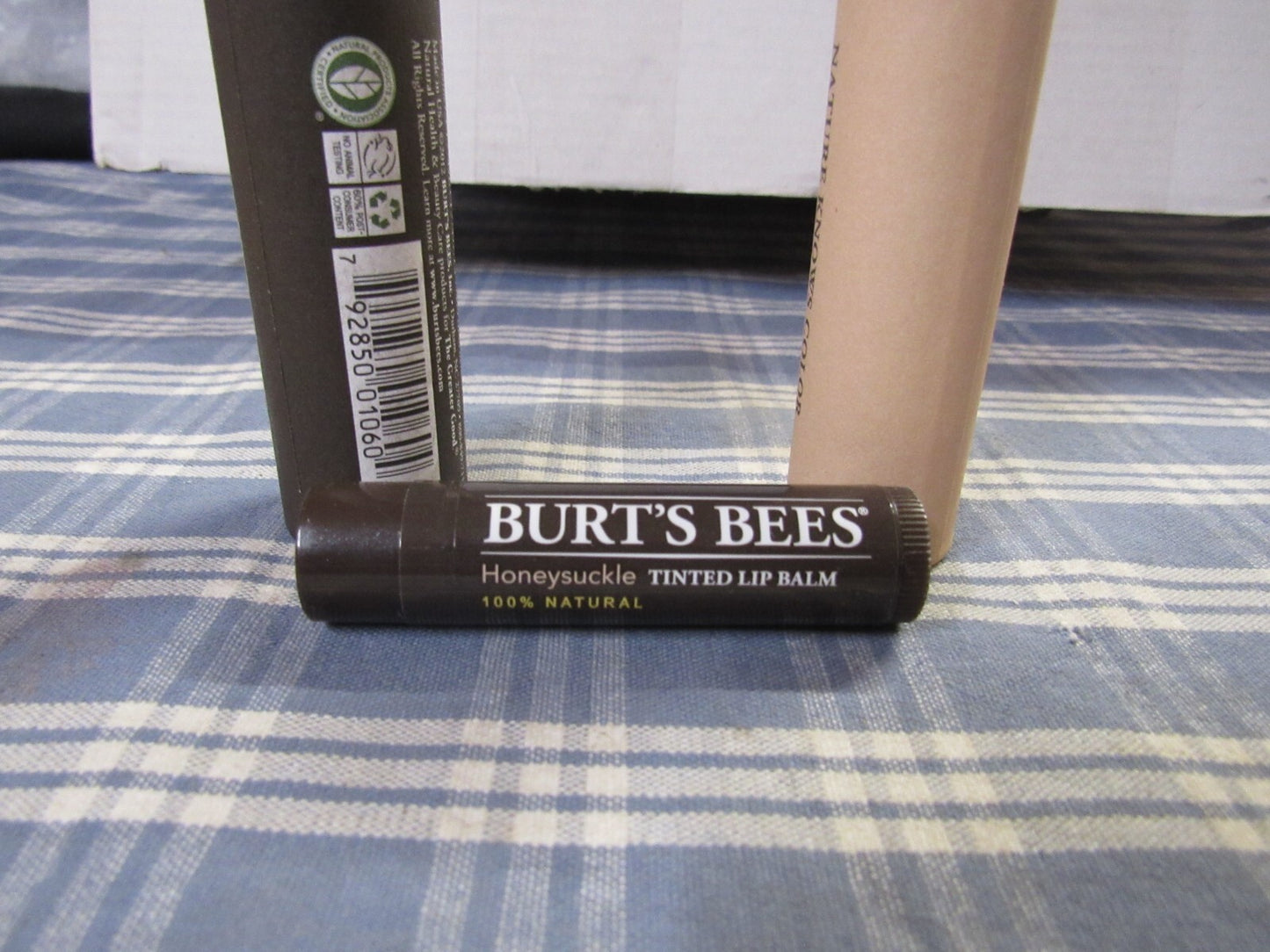 Burt'S Bees Honeysuckle Tinted Lip Balm New (SUPER RARE Buy 2 Get 3) FREE SHIP.