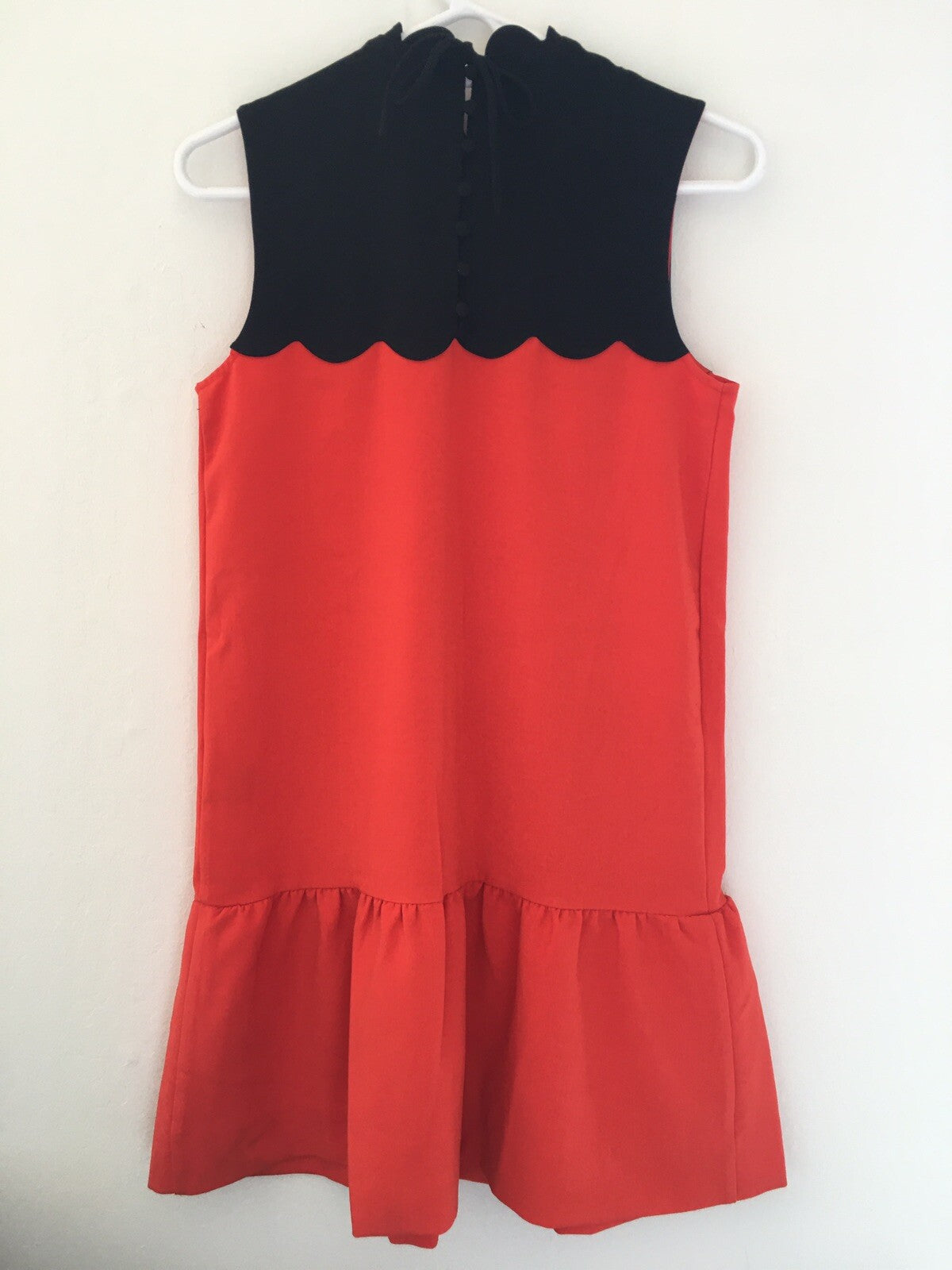 VICTORIA BECKHAM Target NWOT Womens Size XS Red Black Scallop Sleeveless Dress