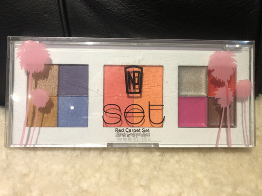 NEW Napoleon Perdis NP Set, Red Carpet Set, Eyeshadow, Blush, Lip Gloss Palette