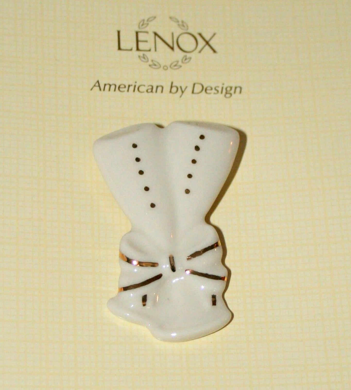 LENOX - Pair of Flute Glasses - Porcelain Pin-Pendant with 24Kt Trim - NEW!