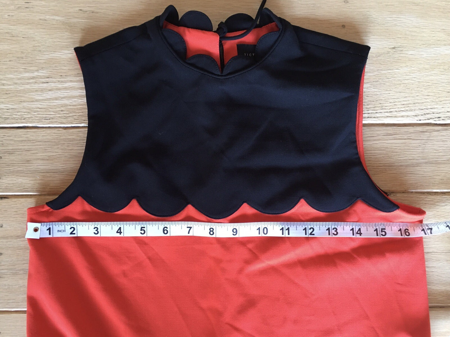 VICTORIA BECKHAM Target NWOT Womens Size XS Red Black Scallop Sleeveless Dress