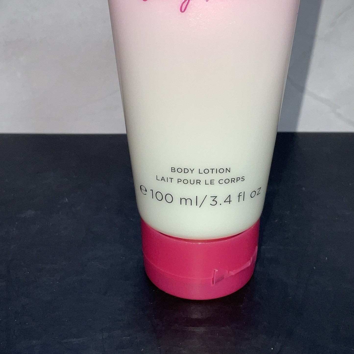 Victoria Secret Bombshell Body Lotion 3.4 Fl Oz./100Ml New Sealed